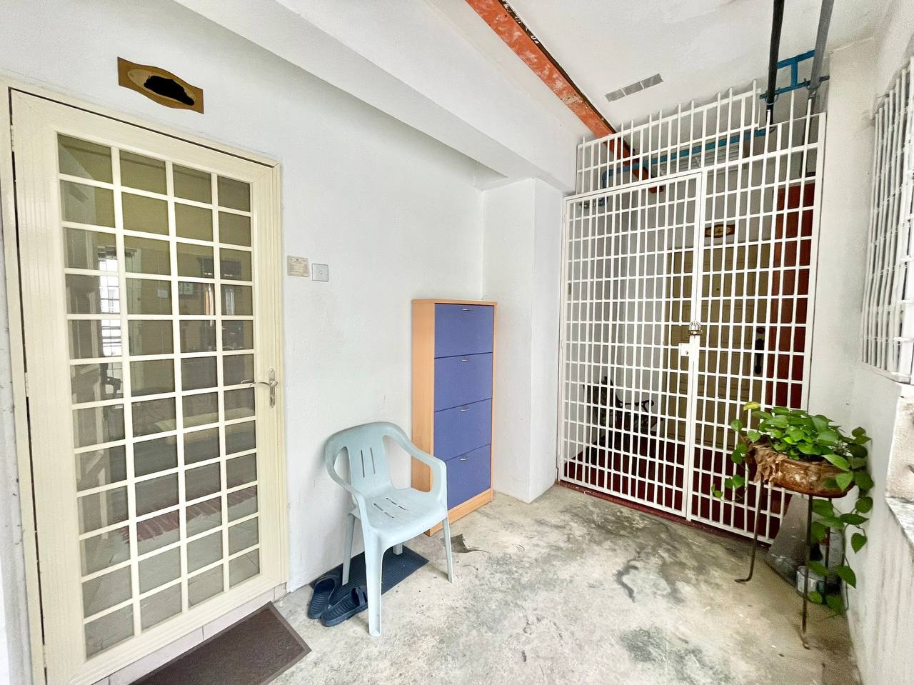 Level 6 Avant Court Condominium - photo 4