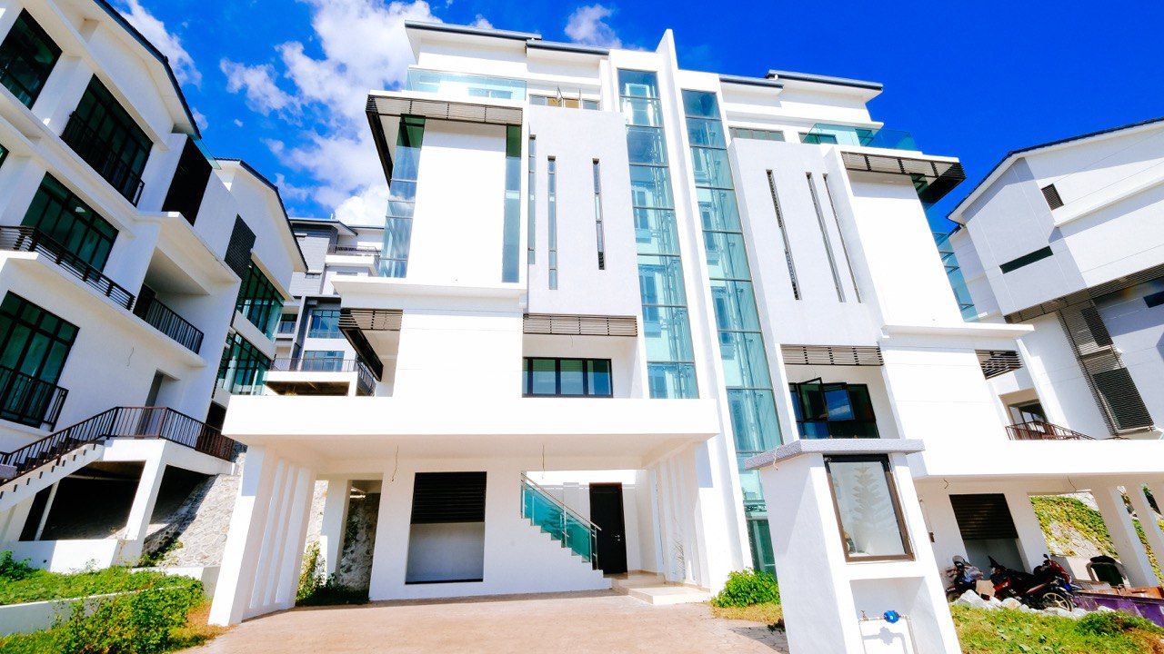 Kingsley Hills Putra Height