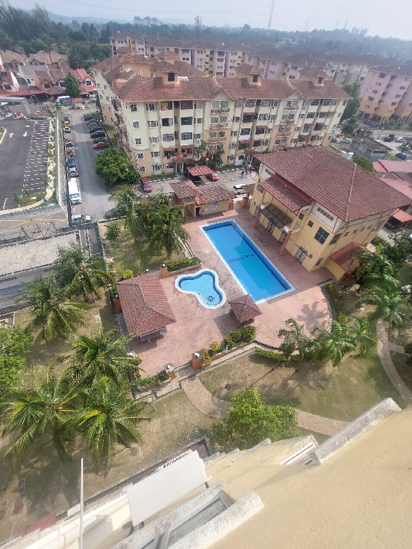 Conner Unit Apartment Intana Ria vi Seksyen 7 Bangi - photo 1