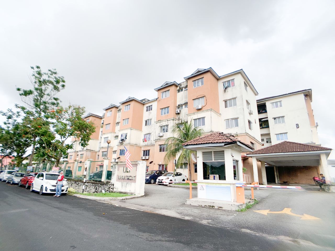 MURAH Apartment Lily Saujana Utama Sg Buloh