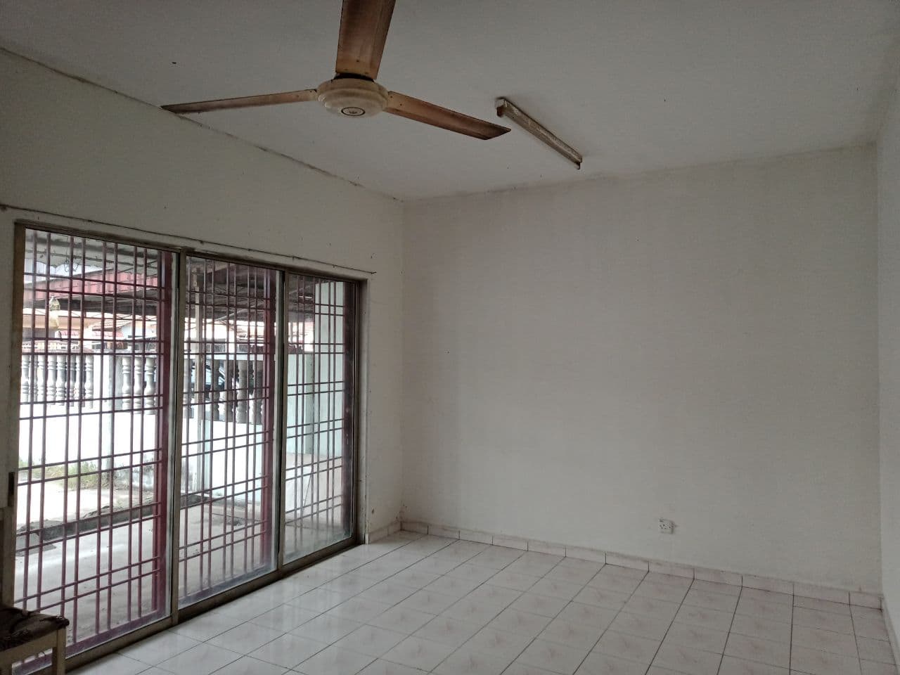 Double Storey Jalan Sama Gagah Teluk Gedung Indah - photo 4