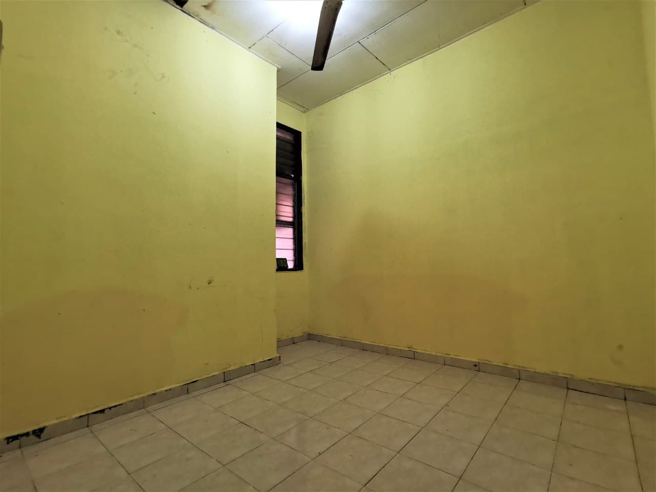 FREEHOLD Single Storey Terrace, Taman Pahlawan TPG - photo 2