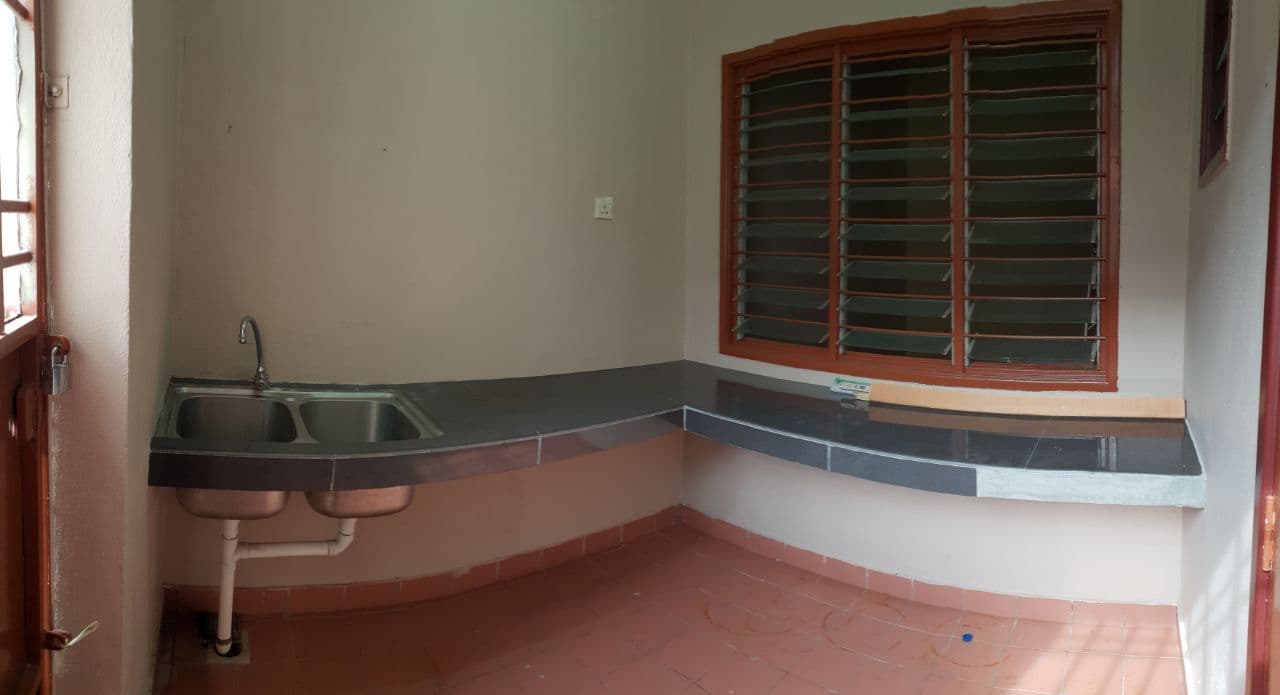 Single Storey End Lot, Jalan Inang, Bandar Bukit R - photo 7
