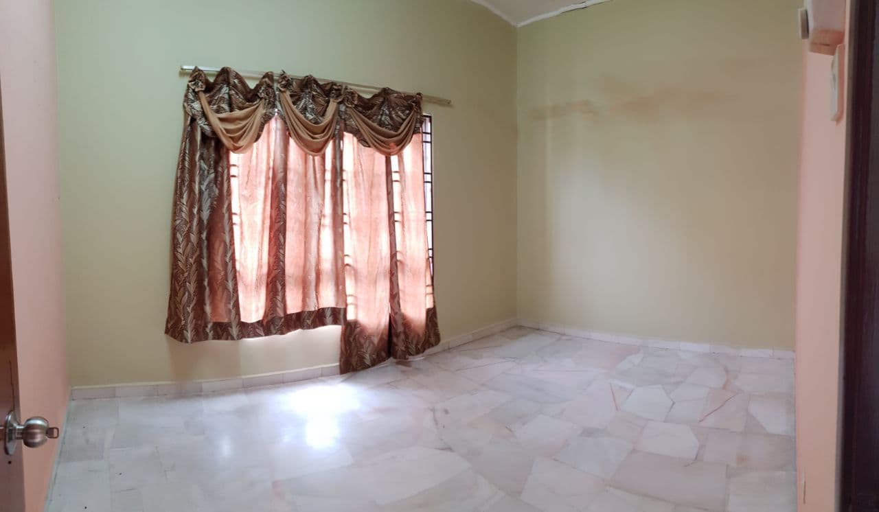 Single Storey End Lot, Jalan Inang, Bandar Bukit R - photo 12