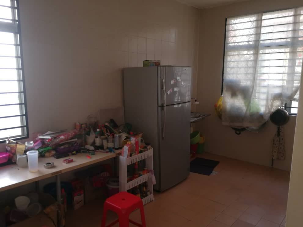 2 Sty SEMI-D Double Storey Taman Kipark, Puchong - photo 4