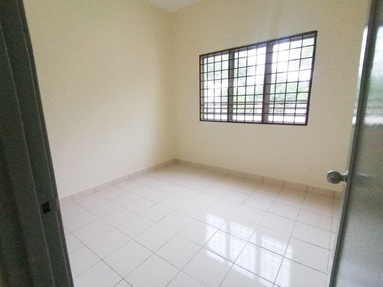 DOUBLE STOREY TAMAN PINGGIRAN USJ SUBANG JAYA - photo 3