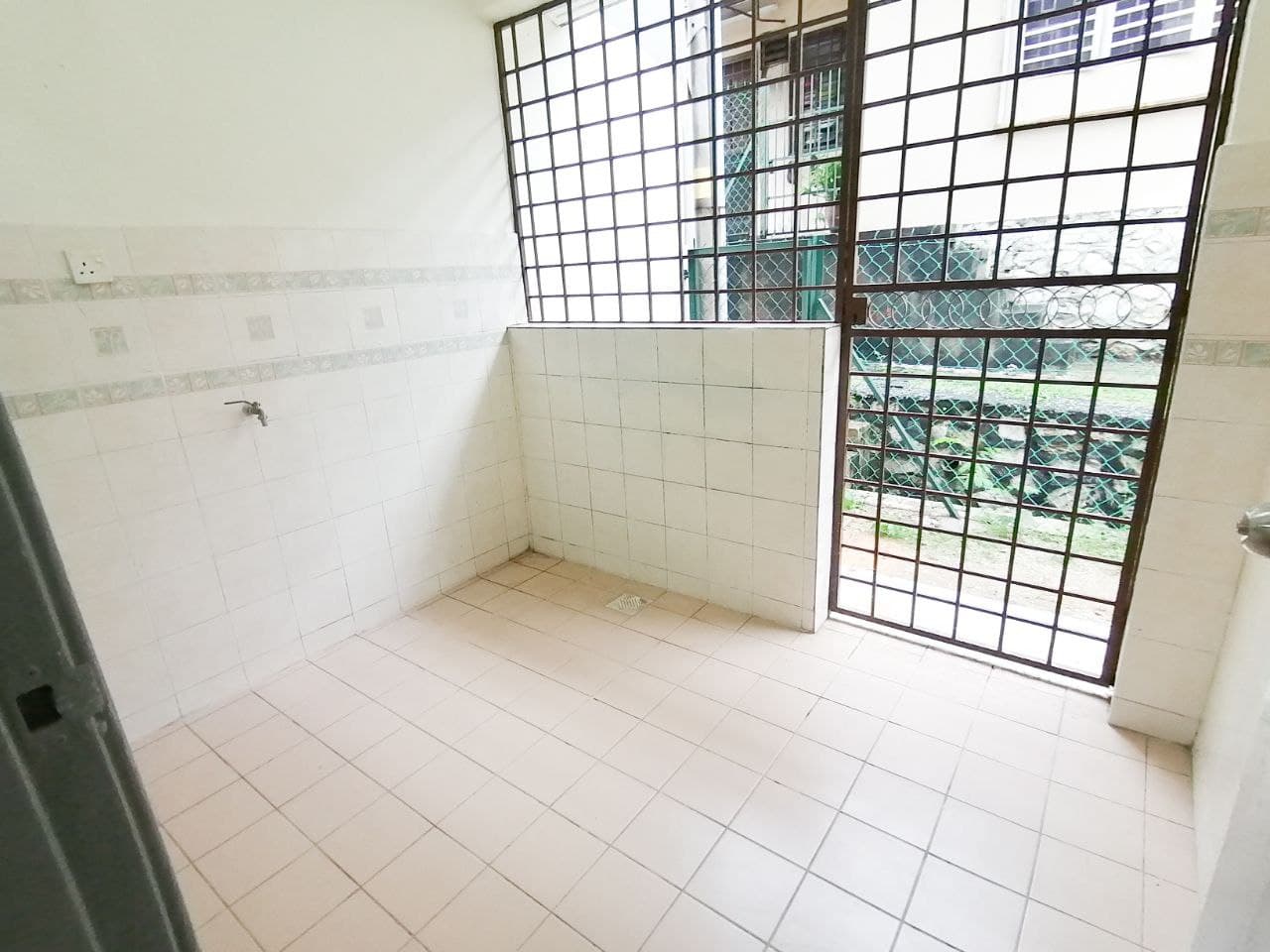 DOUBLE STOREY TAMAN PINGGIRAN USJ SUBANG JAYA - photo 7