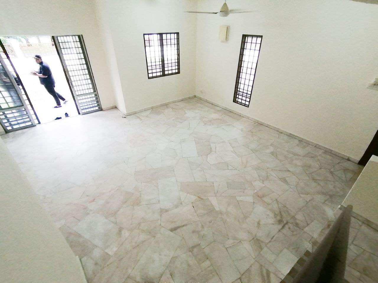 DOUBLE STOREY TAMAN PINGGIRAN USJ SUBANG JAYA - photo 10