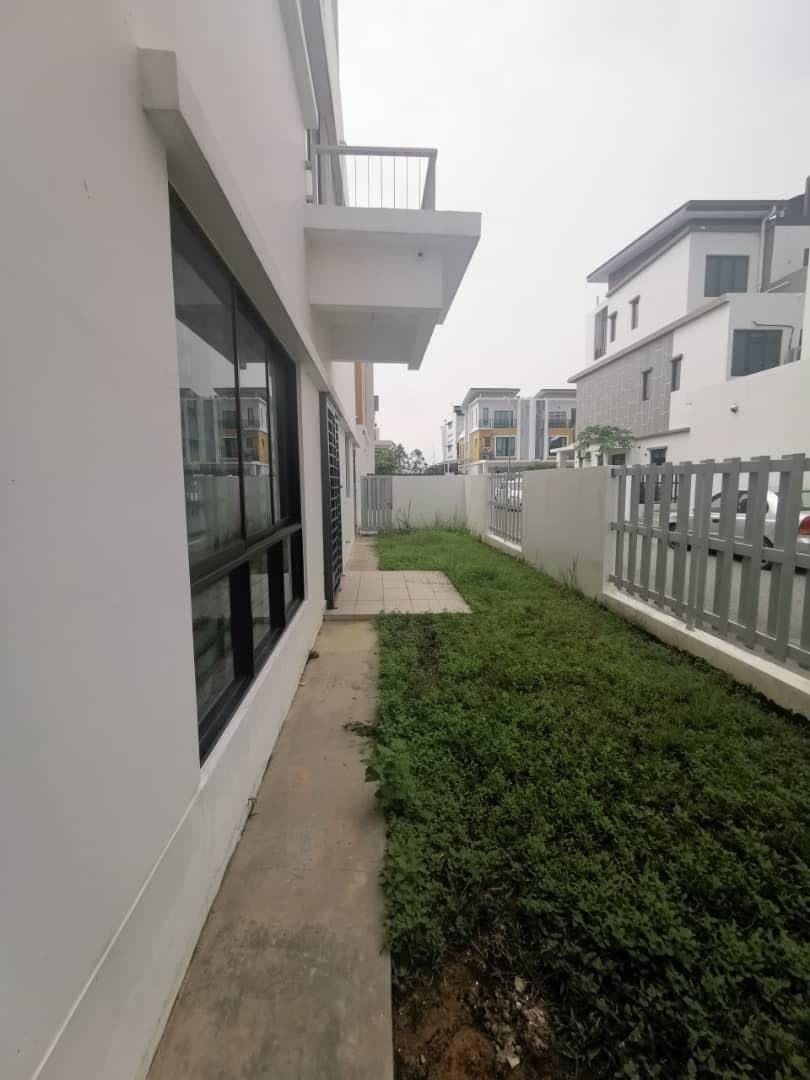 End Lot 2 Storey Setia Utama 2 Setia Alam - photo 3