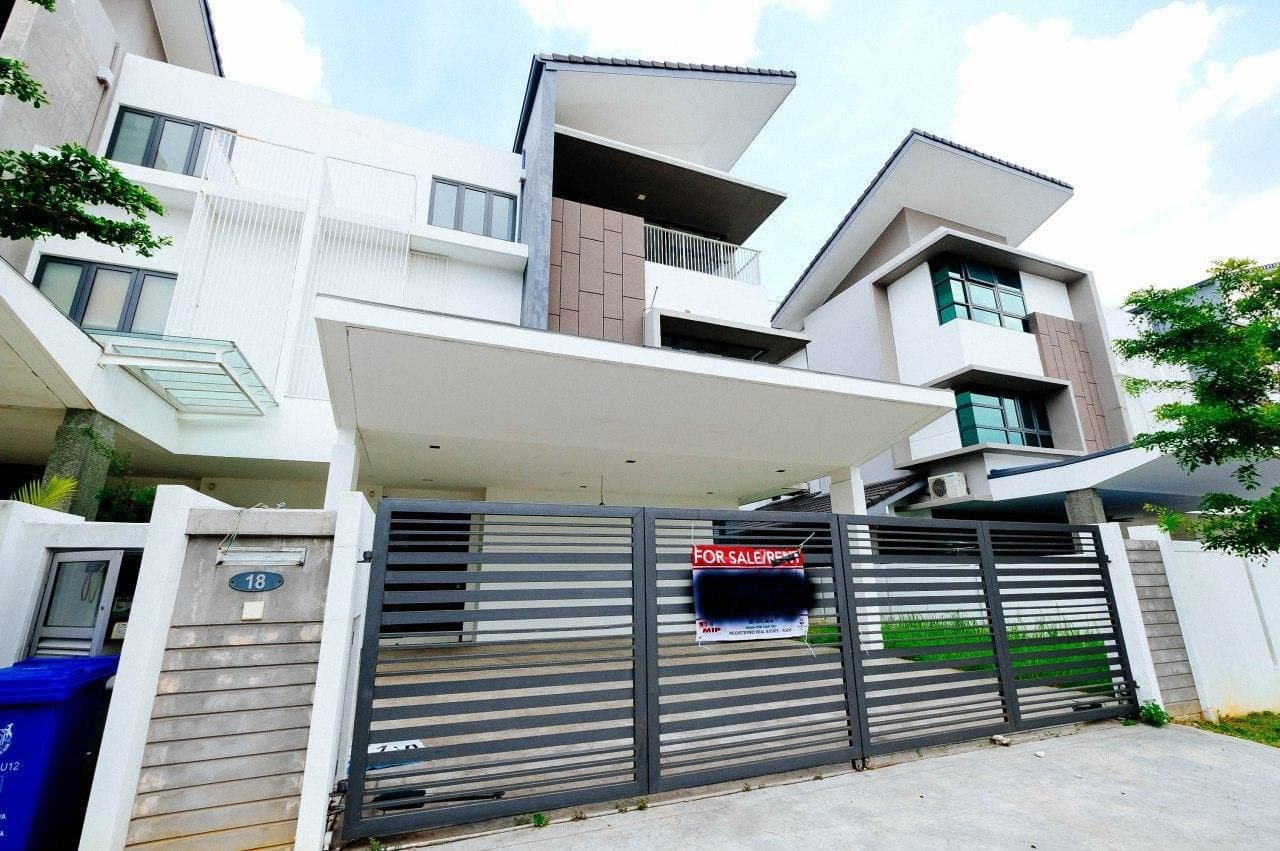 SEMI D 3 STOREY CAHAYA ALAM SEKSYEN U12 SHAH ALAM