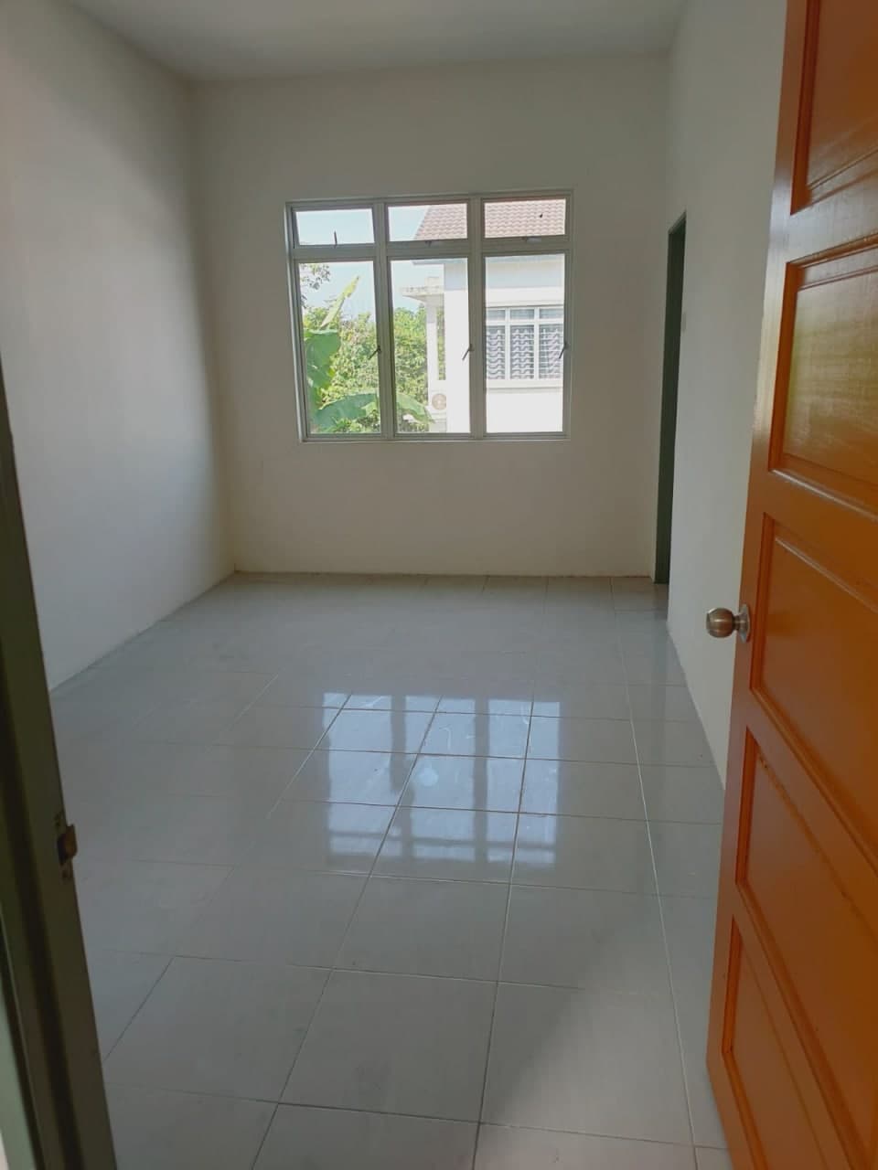 DOUBLE STOREY  END LOT TAMAN LANGAT INDAH BANTING - photo 2