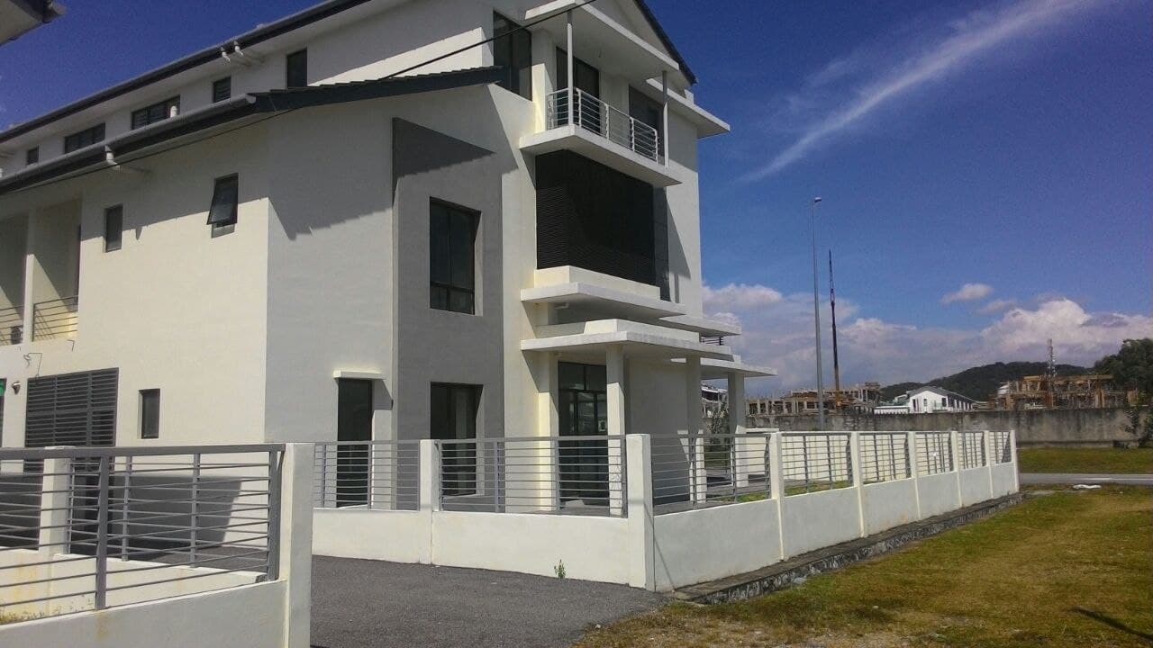 Corner 3Storey Terrace Taman Putra Impiana Puchong
