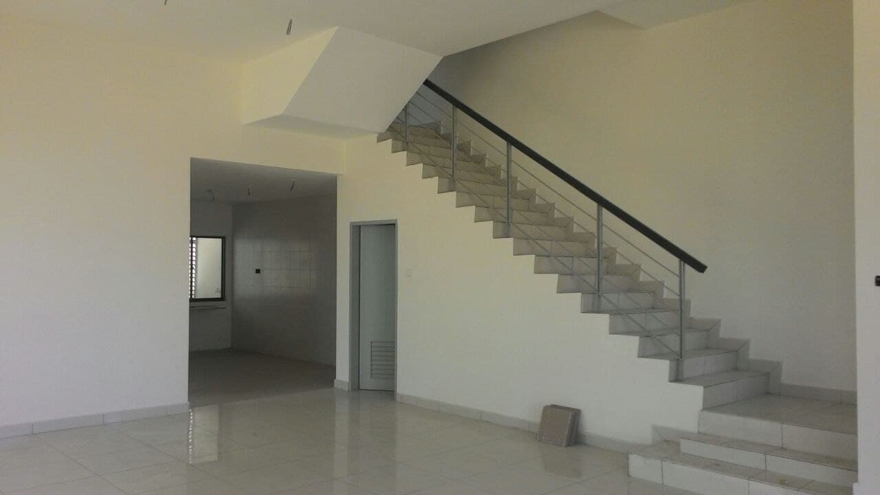Corner 3Storey Terrace Taman Putra Impiana Puchong - photo 2