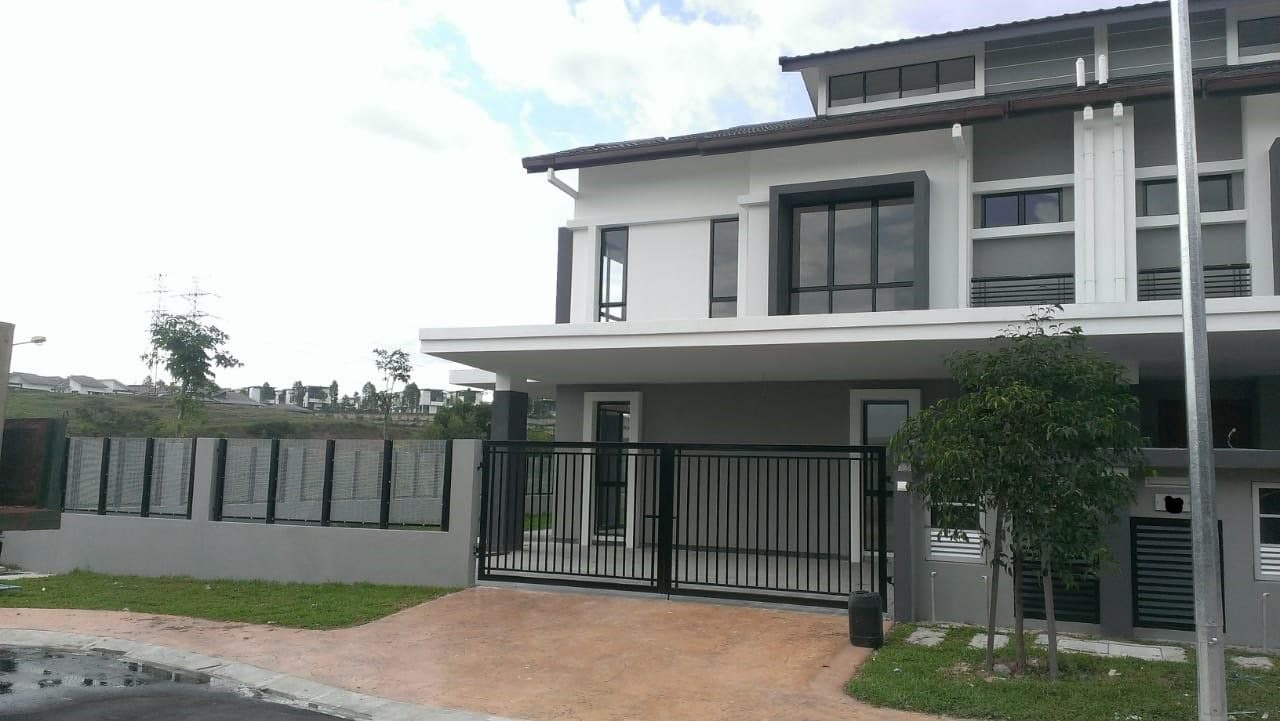 Corner Lot Saffron Hills Denai Alam