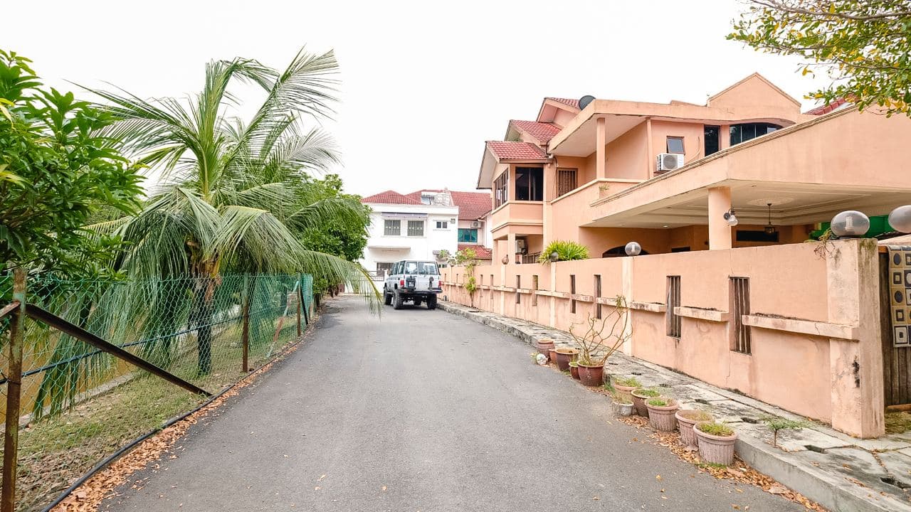 End Lot 2Storey  Jalan Platinum, Sek7 Shah Alam - photo 2