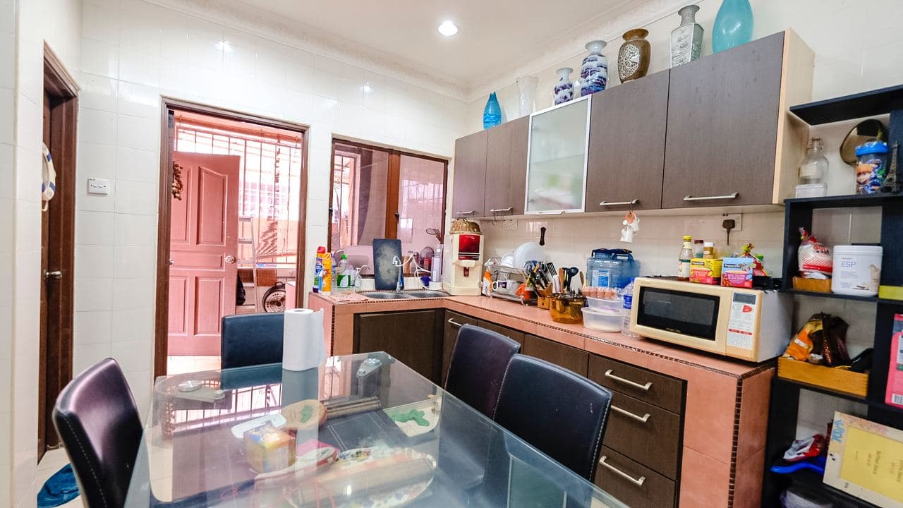 End Lot 2Storey  Jalan Platinum, Sek7 Shah Alam - photo 4