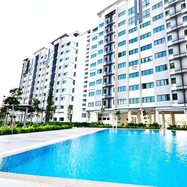 FACING POOL Suria Rafflesia Apartment Setia Alam - photo 2
