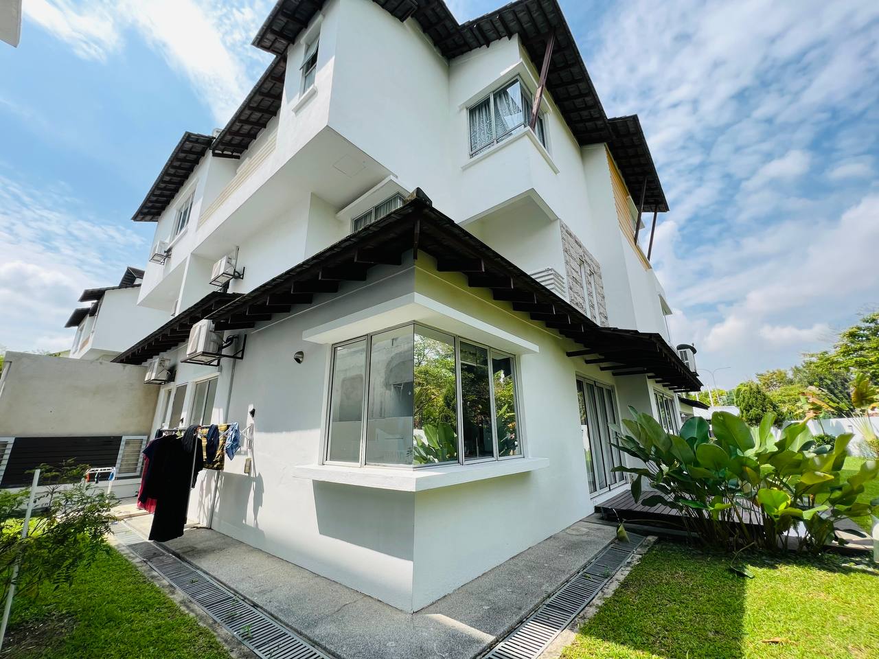 Semi D Bungalow Laman Seri Seksyen 13 Shah Alam - photo 3