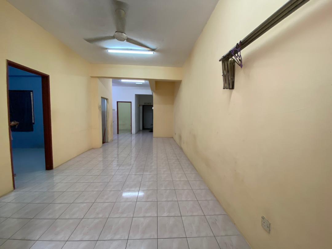 Shop Lot Apartment, Pusat Hentian Kajang, Selangor - photo 2