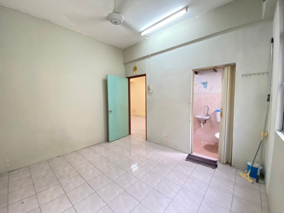 SHOPLOT APARTMENT, PUSAT HENTIAN KAJANG, - photo 5