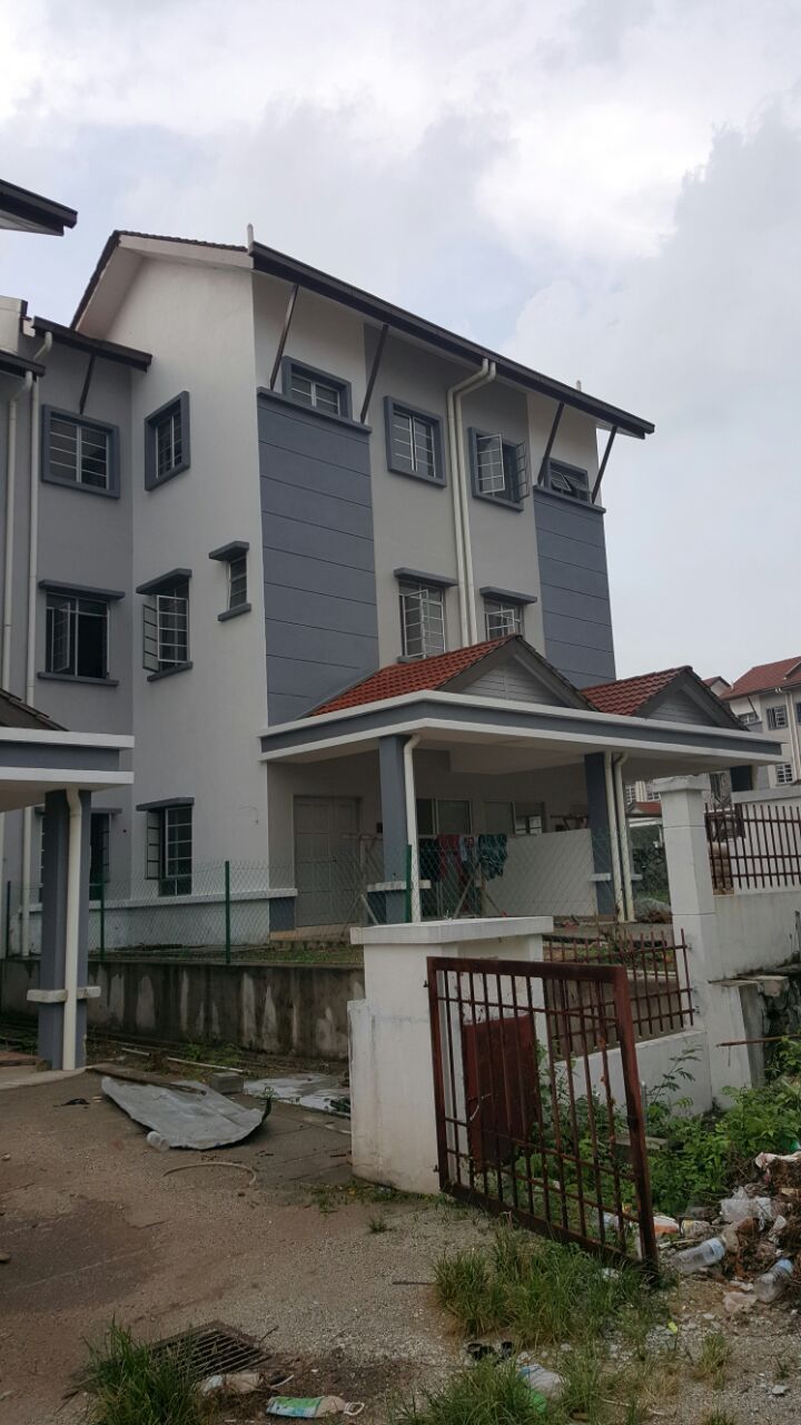 Two and half storey Link House, Ukay Perdana 3 - photo 2