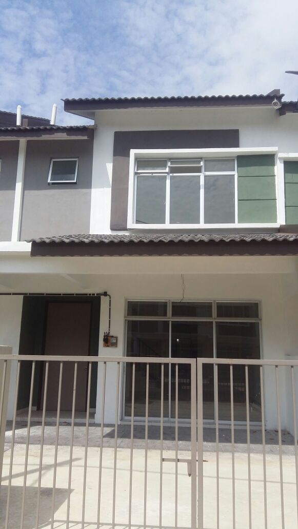 Double Storey Taman Intan Baiduri, Sepang - photo 1