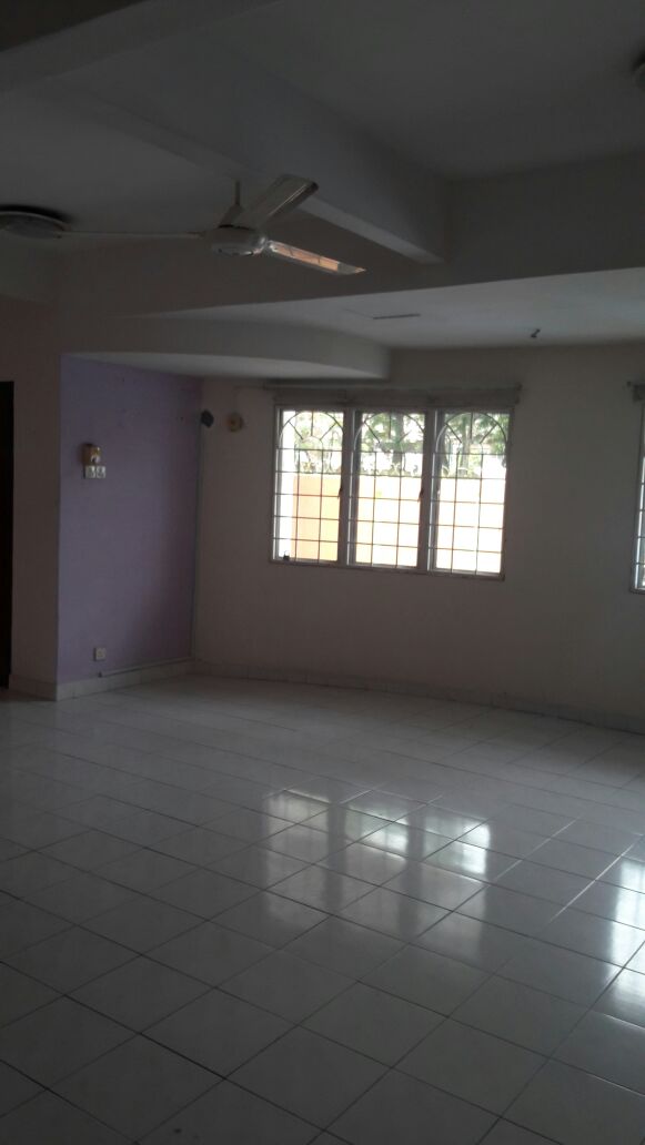 Double storey, Jalan Cecawi 6, Kota Damansara - photo 2