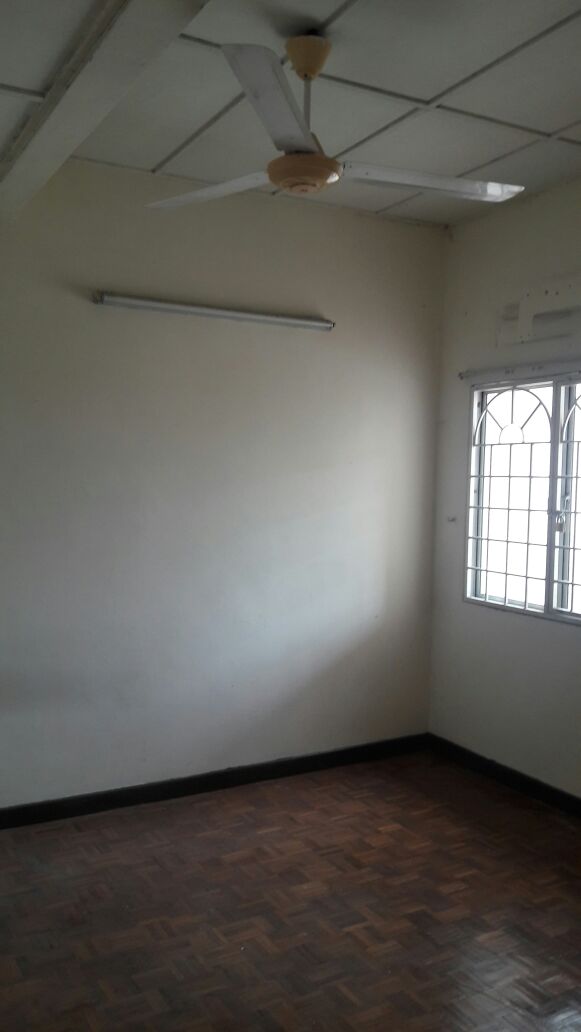 Double storey, Jalan Cecawi 6, Kota Damansara - photo 4