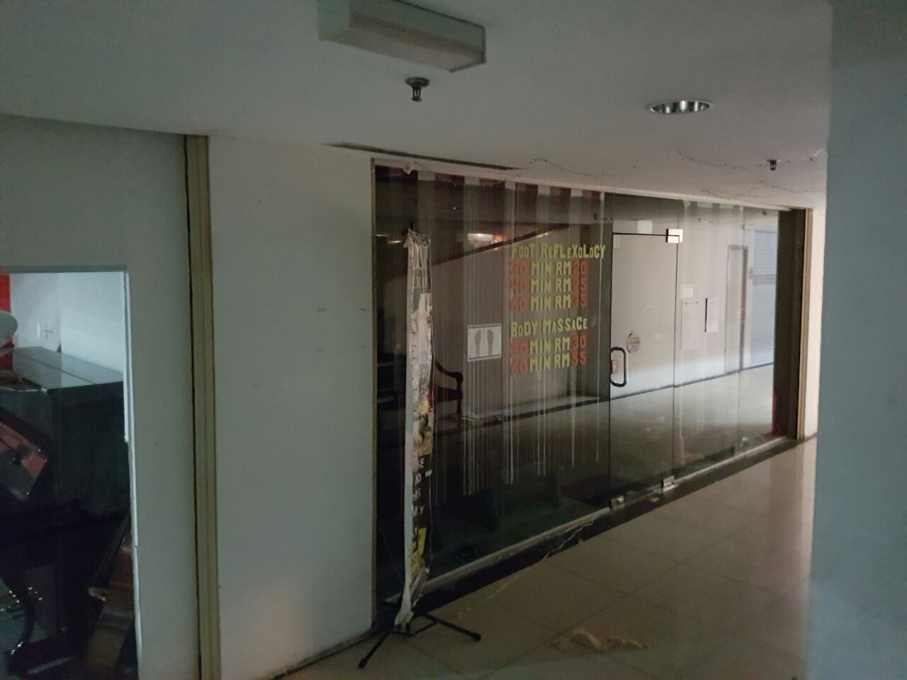 Retails shop, Fiesta Mall, Axis Atrium, Ampang - photo 2