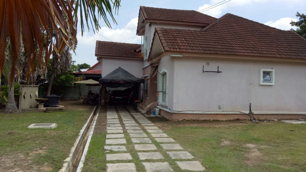 Double storey bungalow, Pantai Sepang Putra