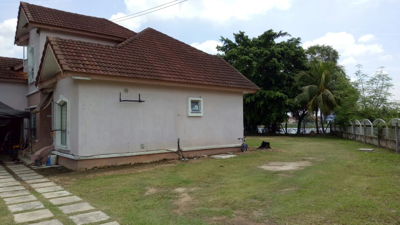 Double storey bungalow, Pantai Sepang Putra - photo 2