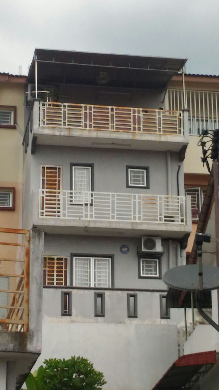 3 storey Terrace, Taman Bukit Permata, Batu Caves - photo 2