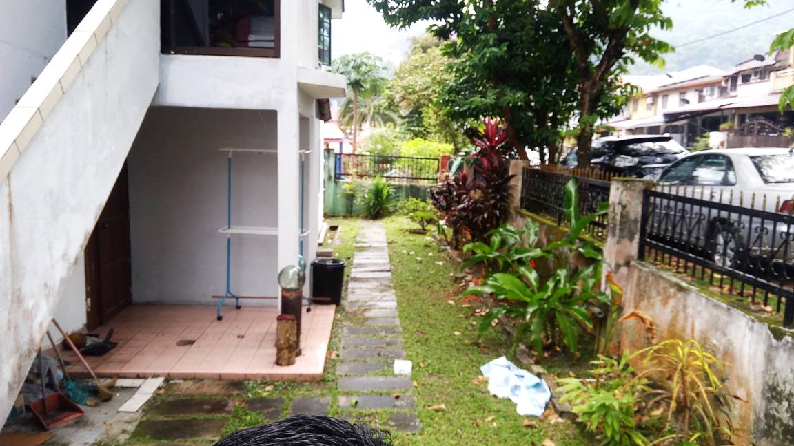 Double storey, Jalan F, Taman Melawati - photo 10