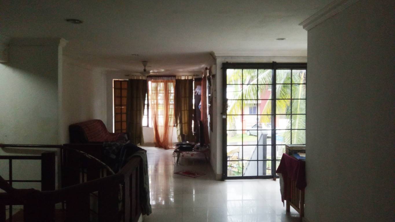 Double storey, Jalan F, Taman Melawati - photo 4