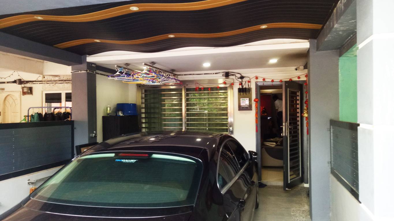 Double storey, Jalan J, Taman Melawati - photo 2