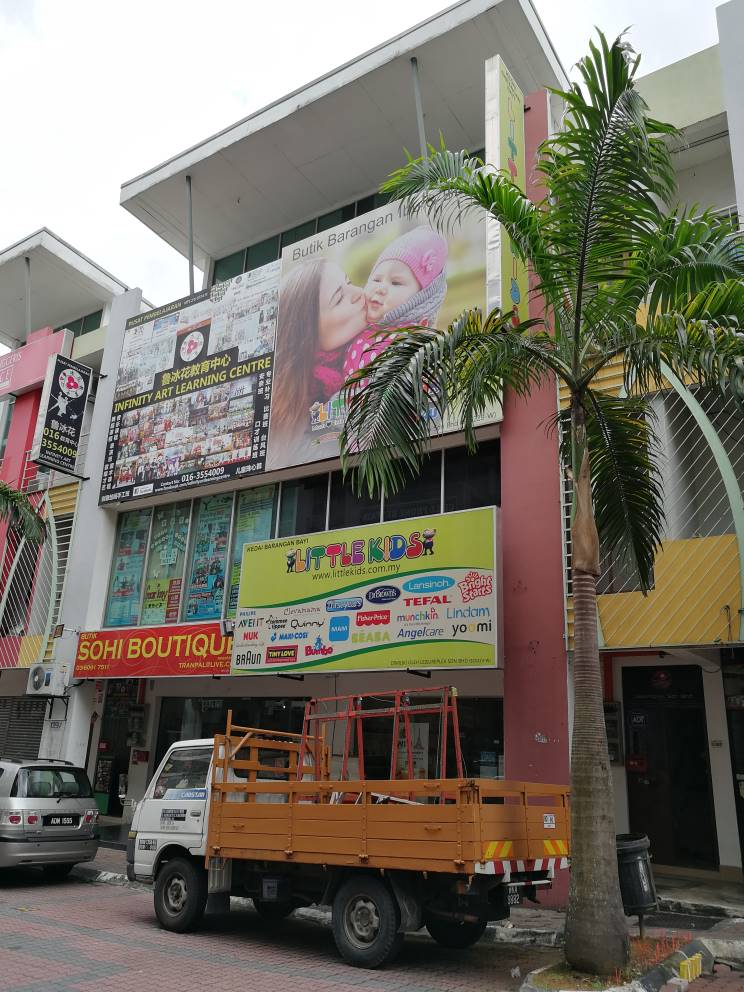 Three storey shop, Pusat Bandar Rawang