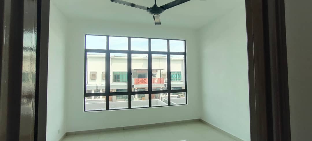 New Terrace House At Jalan Kebun For RENT - photo 4