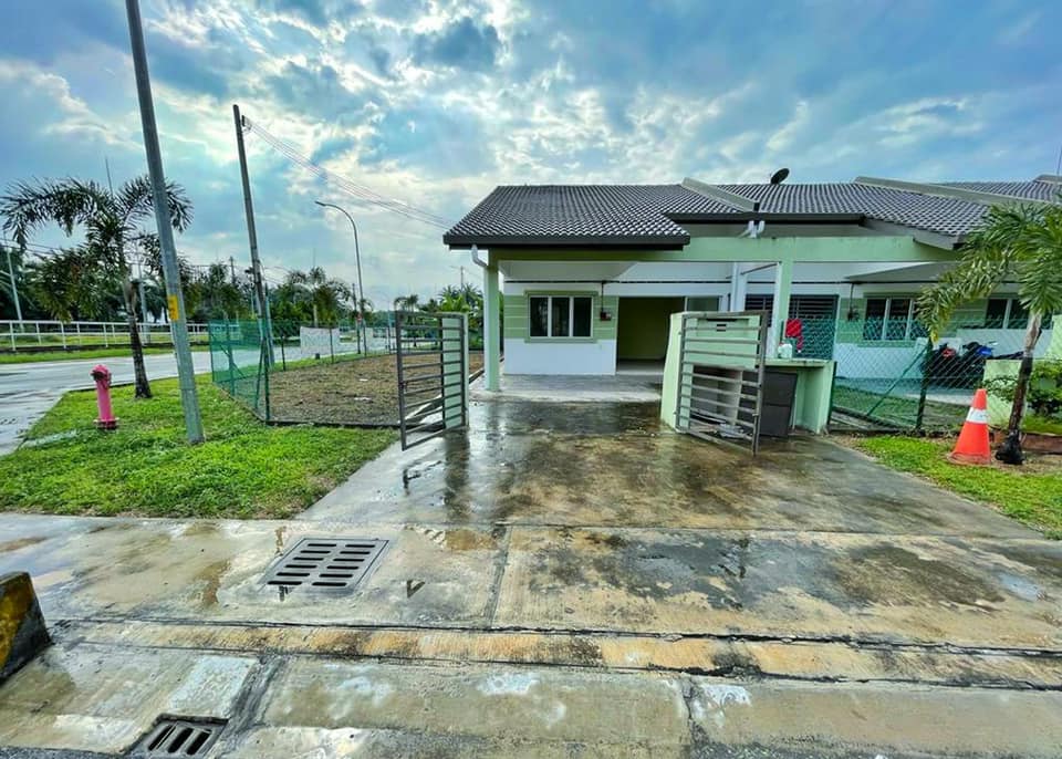 CORNER LOT SINGLE STOREY - photo 1