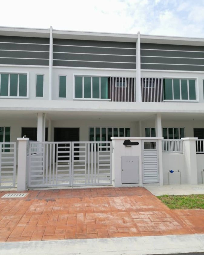 BRAND NEW DOUBLE STOREY PUTRA HEIGHTS
