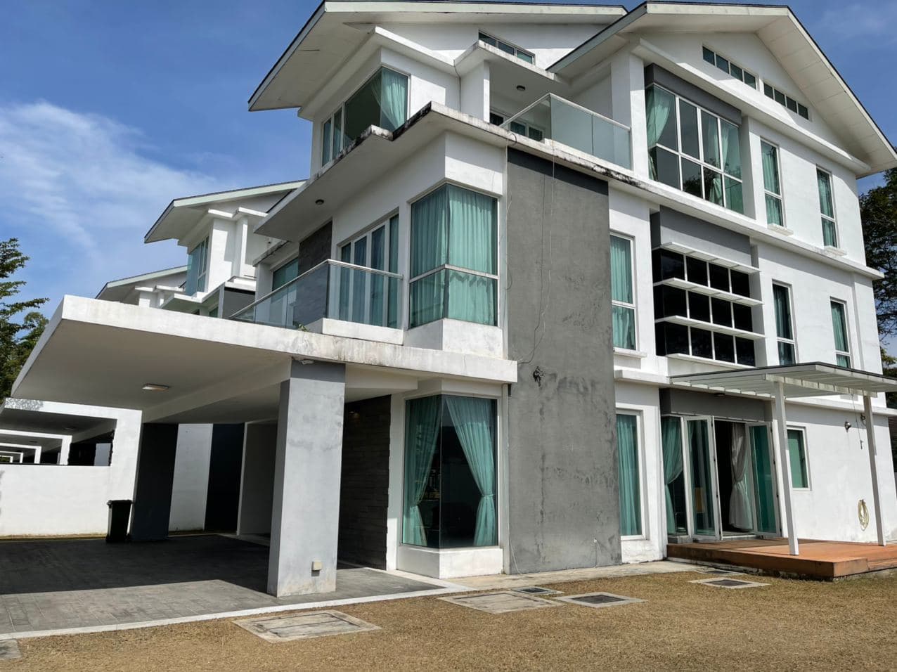 BUNGALOW CORNER LOT DAMAISARI WANGSA MAJU - photo 1