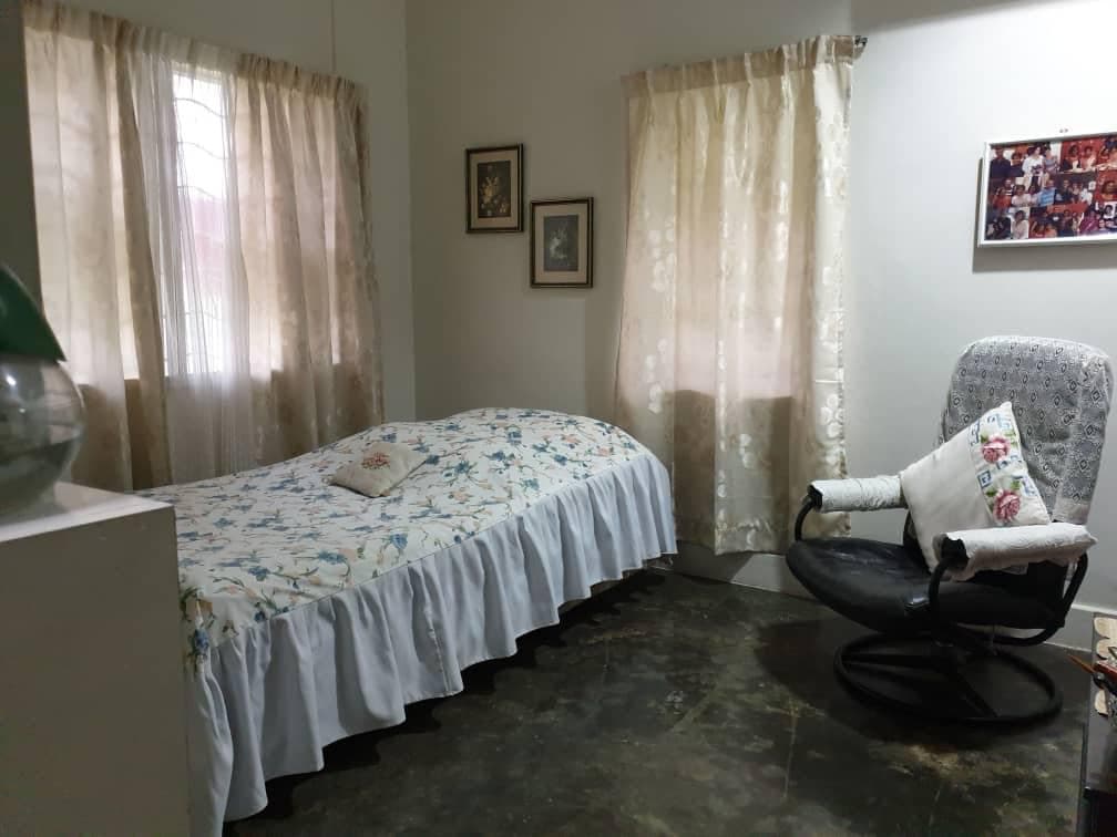 BUNGALOW SINGLE STOREY PETALING JAYA SECTION 1 - photo 4