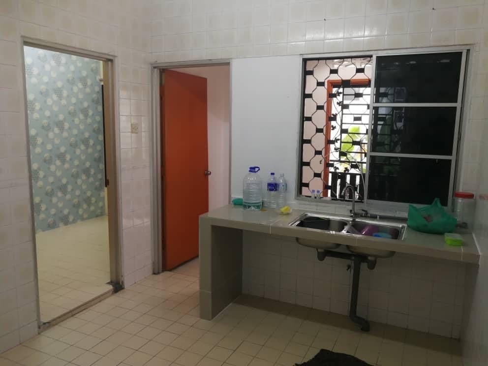 DOUBLE STOREY TERRACE SECTION 8 SHAH ALAM - photo 6