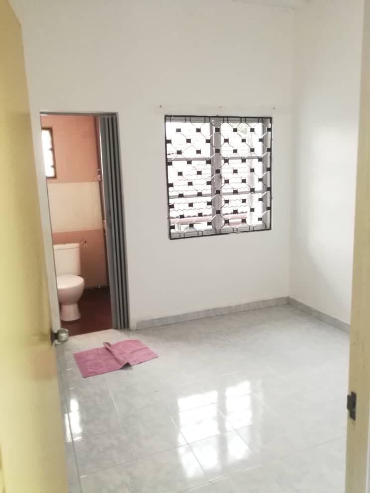 DOUBLE STOREY TERRACE SECTION 8 SHAH ALAM - photo 7