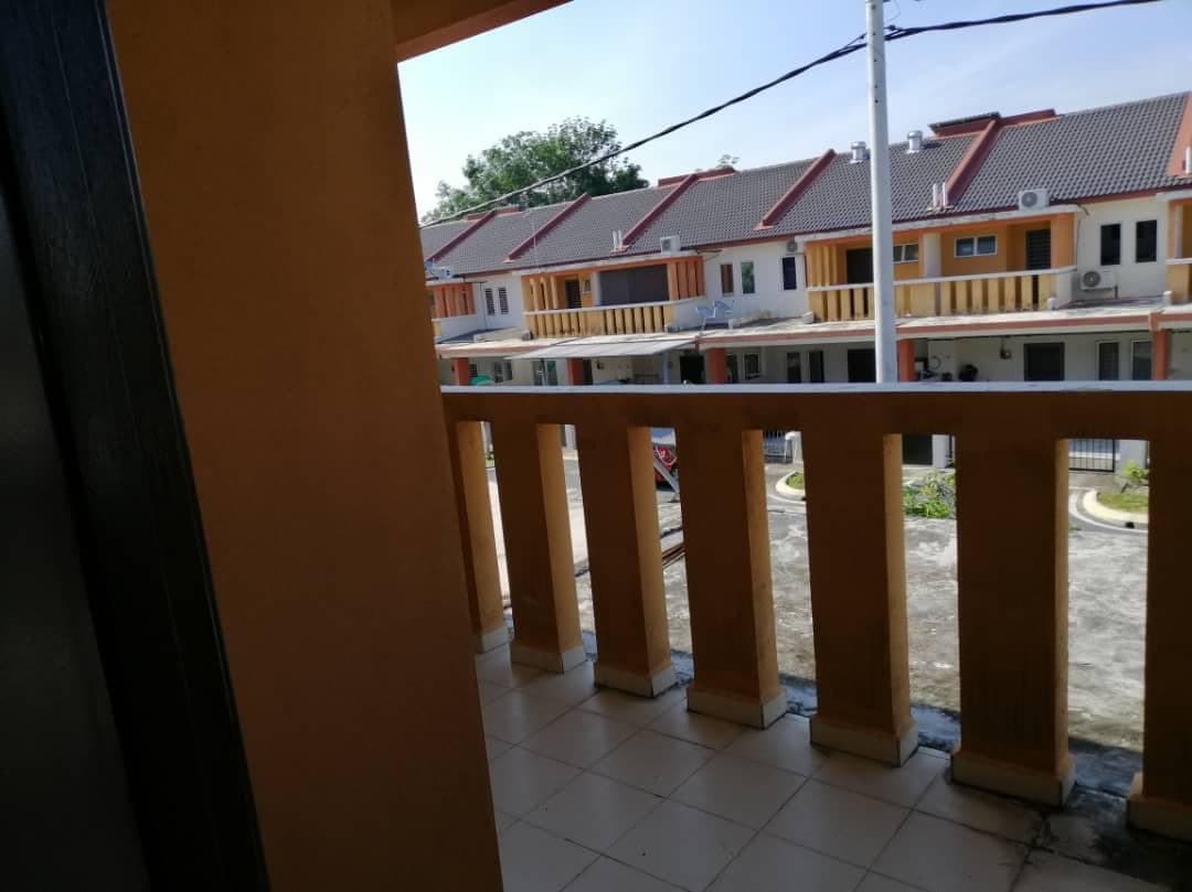 ENDLOT DOUBLE STOREY TERRACE SEPANG - photo 2