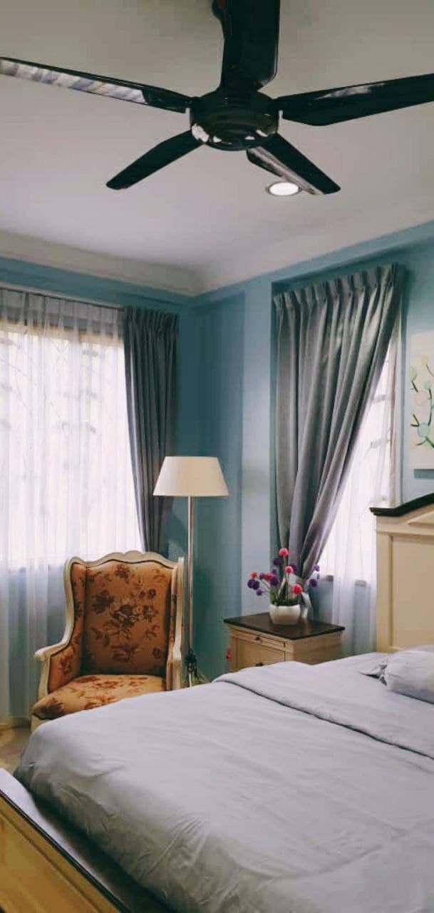SPACIOUS CORNER DOUBLE STOREY ALAM BUDIMAN - photo 2