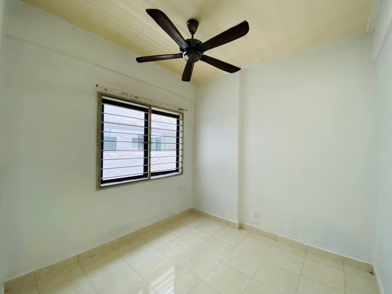 Freehold Lift Setia Alam Suria Ixora Apartment - photo 3