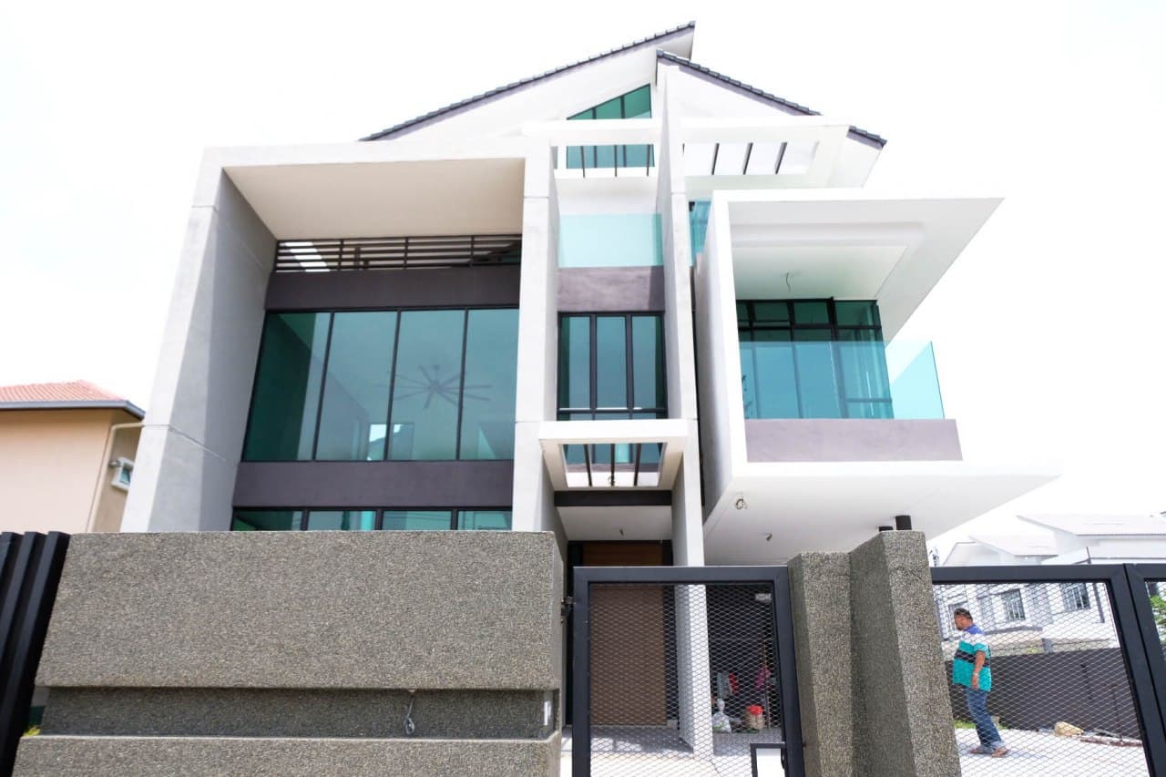 Modern Bungalow Taman University Bangi