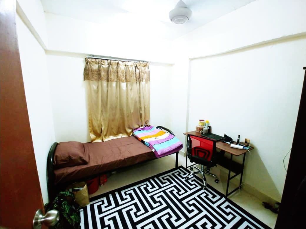 Flat Pkns Seksyen Sembilan Belas Shah Alam - photo 4