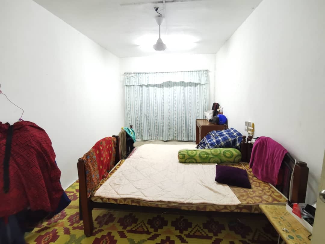 Flat Pkns Section Twenty Four Shah Alam
