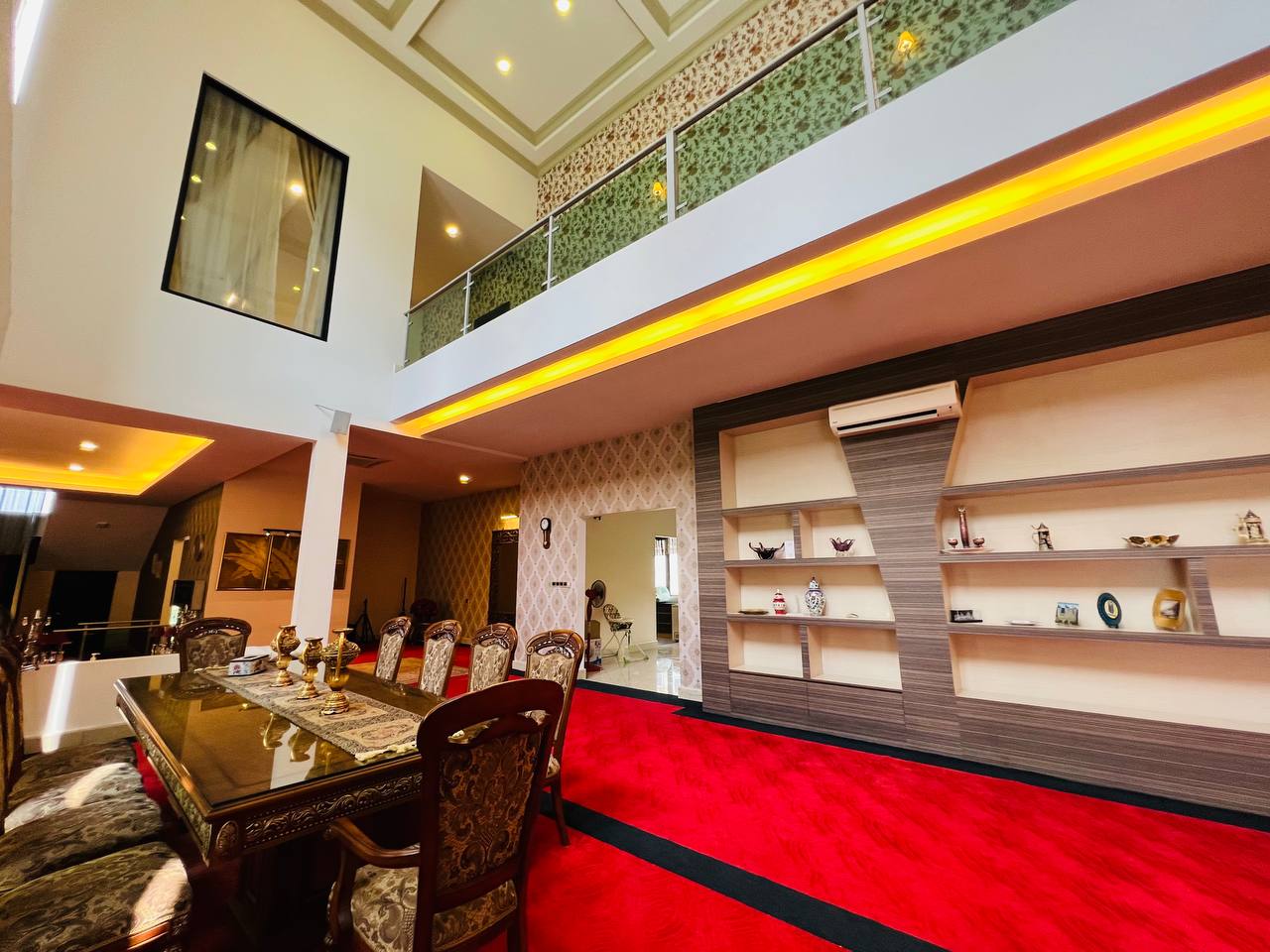 Freehold Fully Furnished Luxury Bungalow Country H
